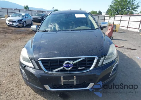 2011 Volvo Xc60 T6/T6 R-Design z USA, uszkodzony, nr VIN YV4902DZ1B2196479